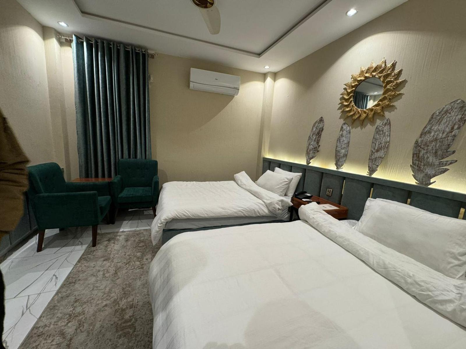 Shelton Boulevard Hotel Лахор Екстериор снимка