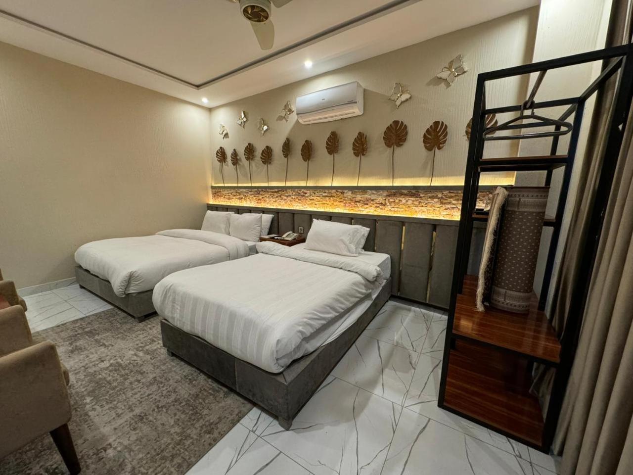 Shelton Boulevard Hotel Лахор Екстериор снимка
