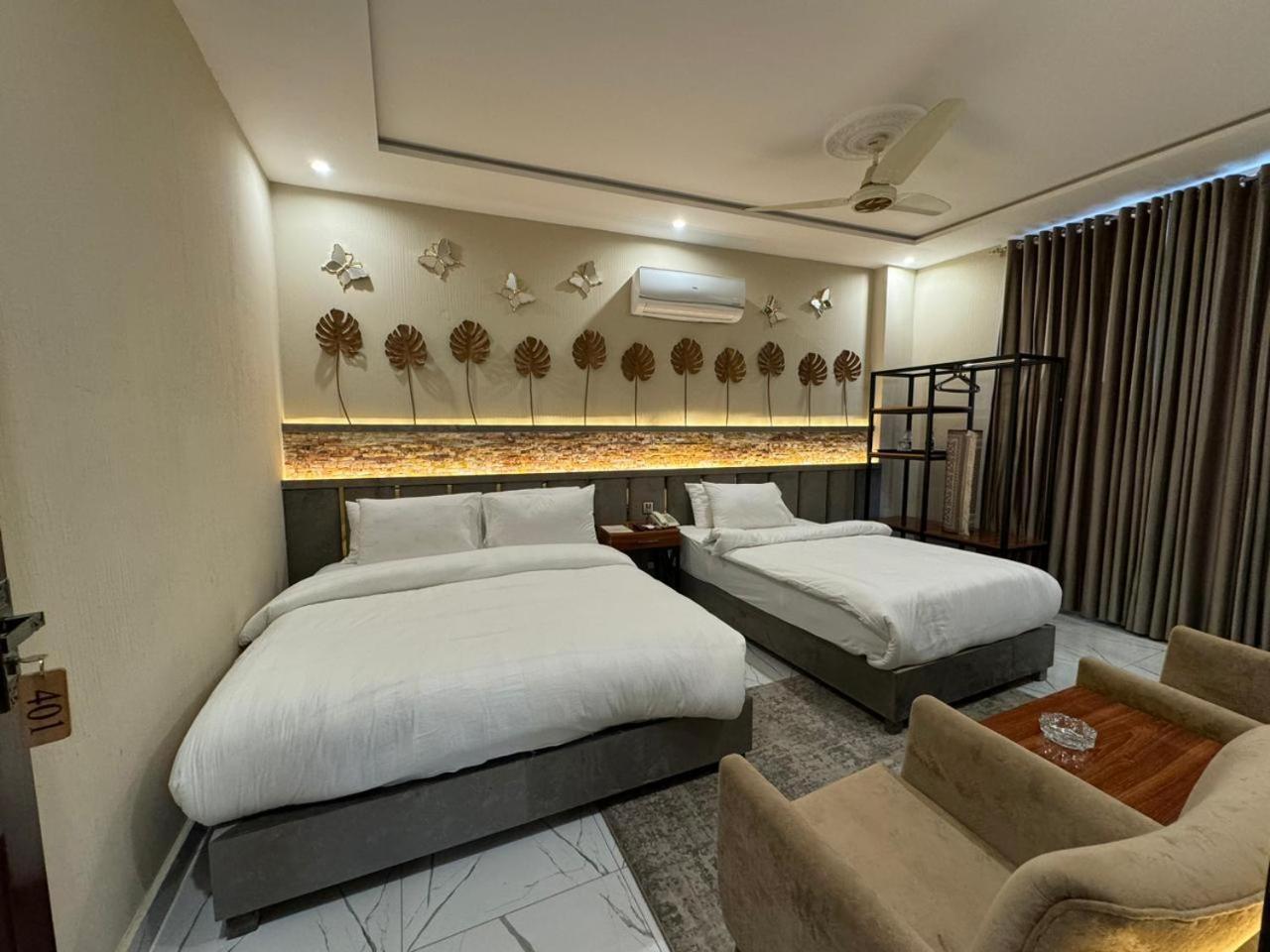 Shelton Boulevard Hotel Лахор Екстериор снимка